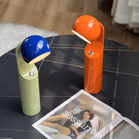 Lampada da scrivania a LED Lampada da studio Spina di ricarica Luce ambientale a doppio uso Protezione da scrivania per studenti Lampada da lettura visiva