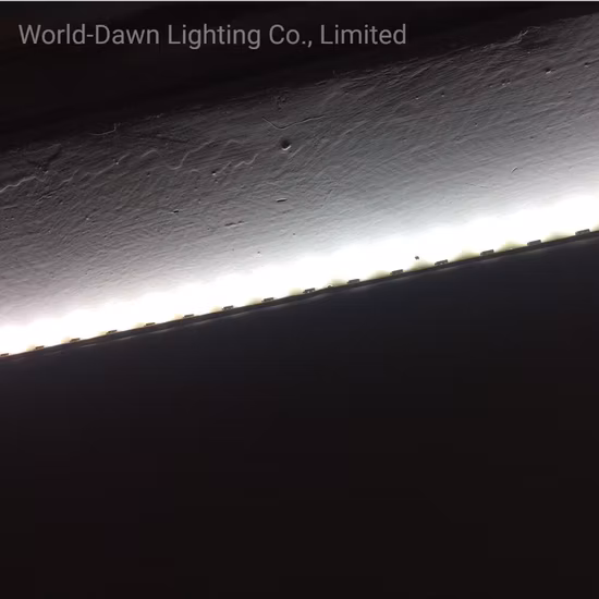 Striscia LED flessibile a bassa tensione con 60 LED SMD 5050 ad alta luminosità